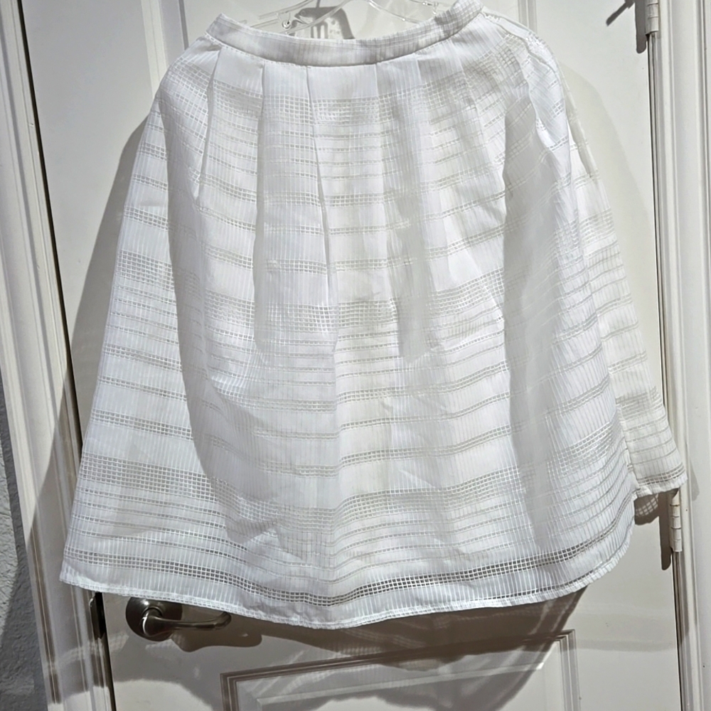 Novelty fabric bright white woven skirt size S